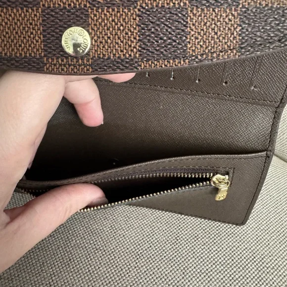 Checkered Brown Wallet - Picture 4 of 4